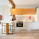 Lägenhet Guestredy - A Modern In