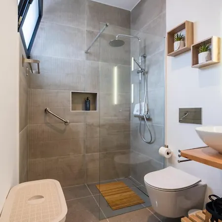 Guestredy - A Modern In